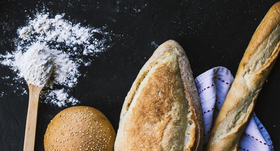 bread border on dark background 2024 09 17 03 53 49 utc