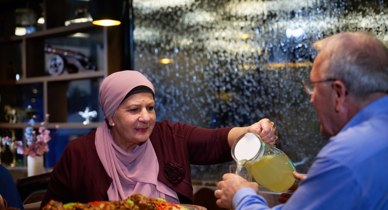 in a modern restaurant setting an elderly islamic 2025 01 15 14 49 55 utc