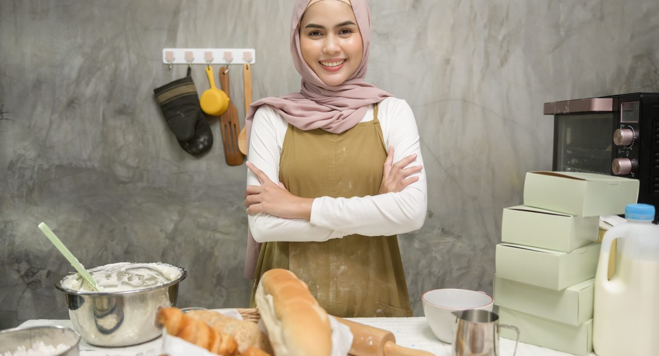 muslim woman is baking in her kitchen 2024 12 22 23 18 26 utc